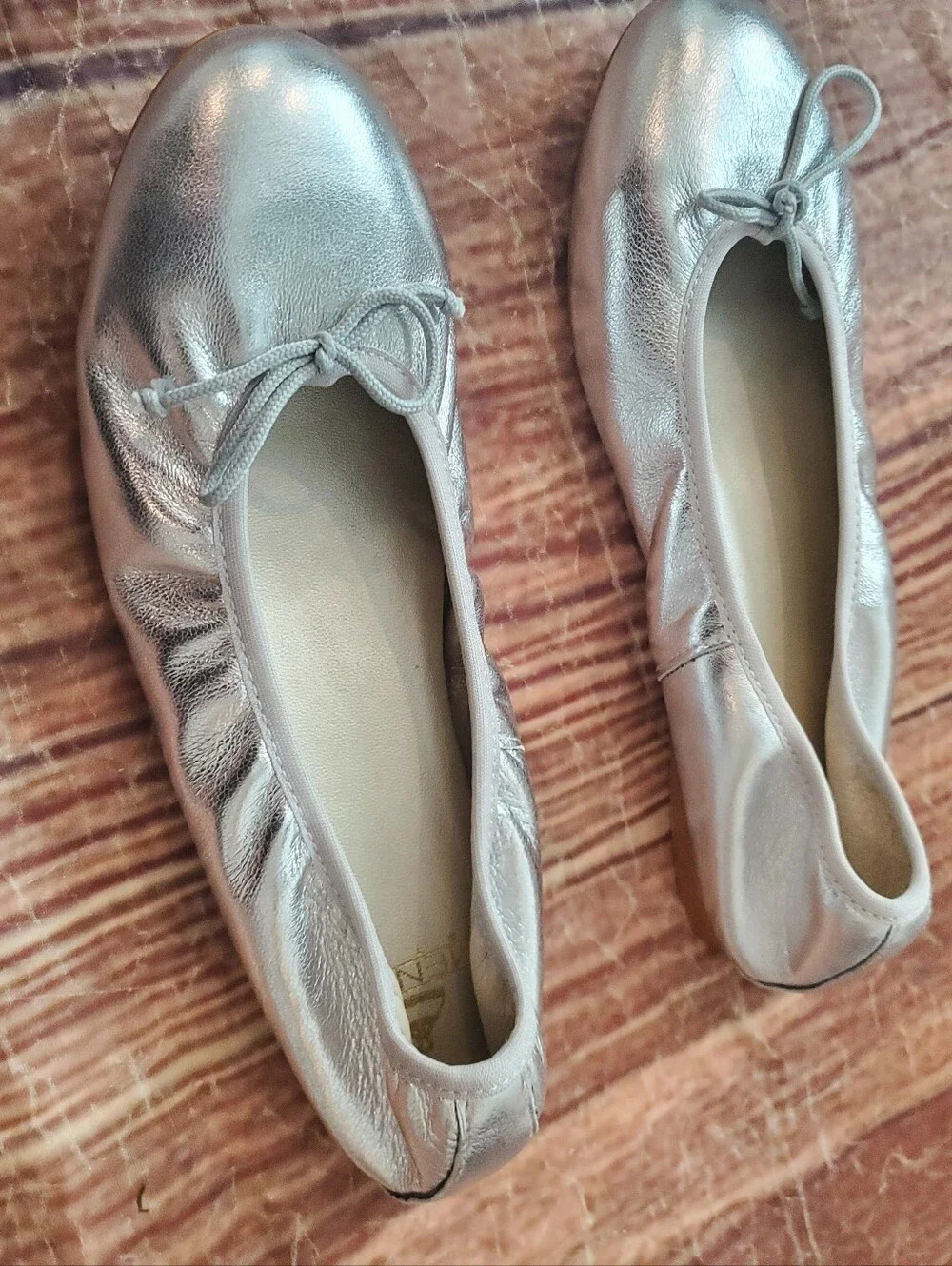 Menina Step Silver Metallic Leather Ballet Flats sz 38 NIB
